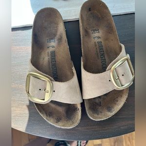 Big buckle Birkenstocks